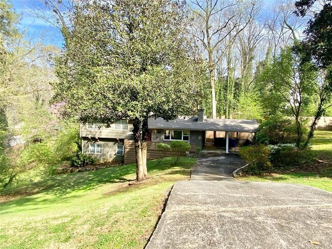 Building Photo - 2372 Bollingbrook Dr SW