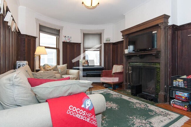 Building Photo - 9/1 No Fee! Spacious, charming 5BR/2BA on Brighton/Brookline border