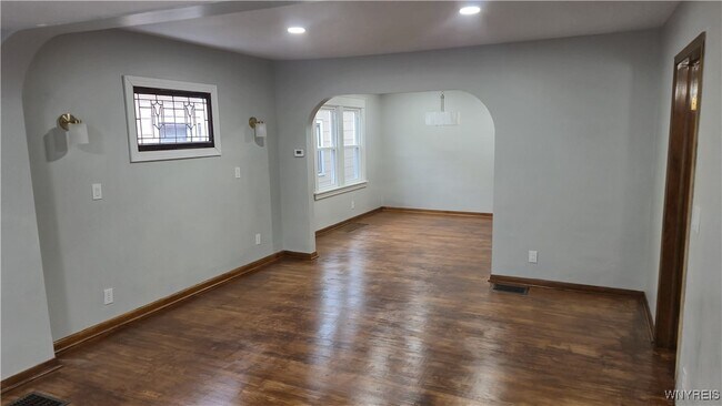 Foto del edificio - 68 Berwyn Ave