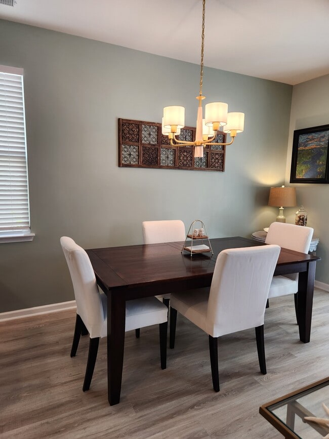 Building Photo - 752 Flowering Br Ave