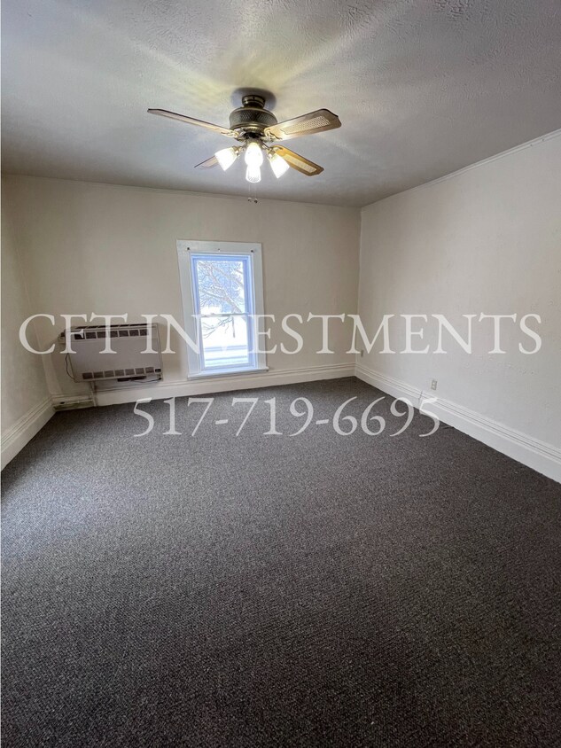 Sala de estar - 319 N Cochran Ave