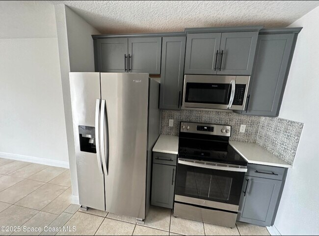Building Photo - 1119 Jordan Ct NE