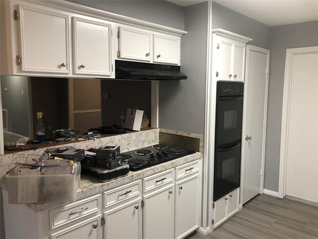 Building Photo - 16342 Autumn Wind Dr