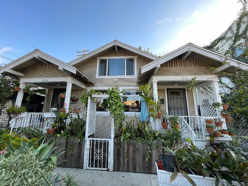 Foto principal - 1712 E 8th St