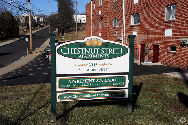 Building Photo - Chestnut Street Apartments