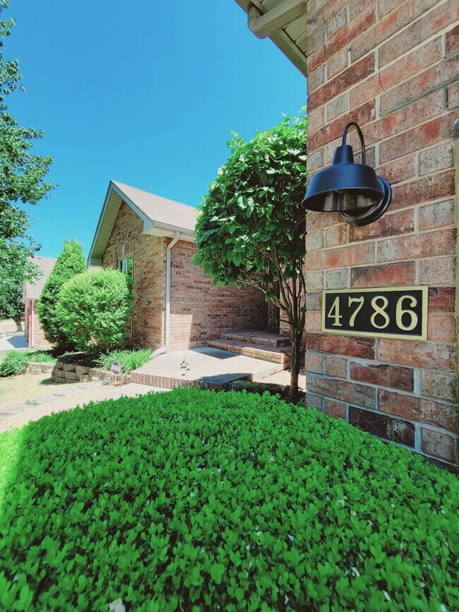 Foto del edificio - Spacious & Unique in Twin Oaks, Southwest Springfield