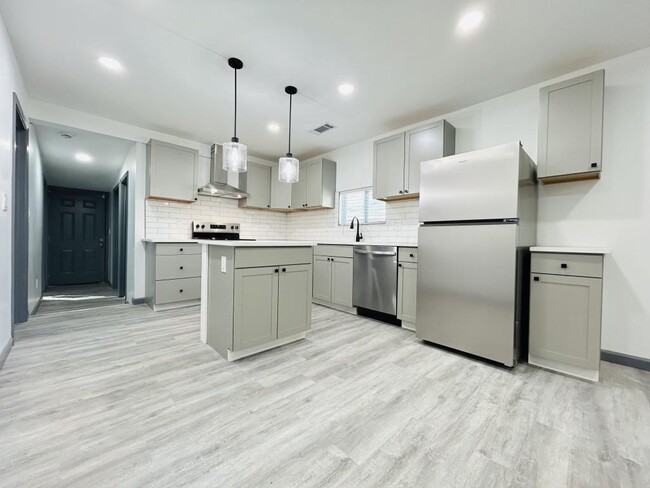 Building Photo - 1477 Olive St SW