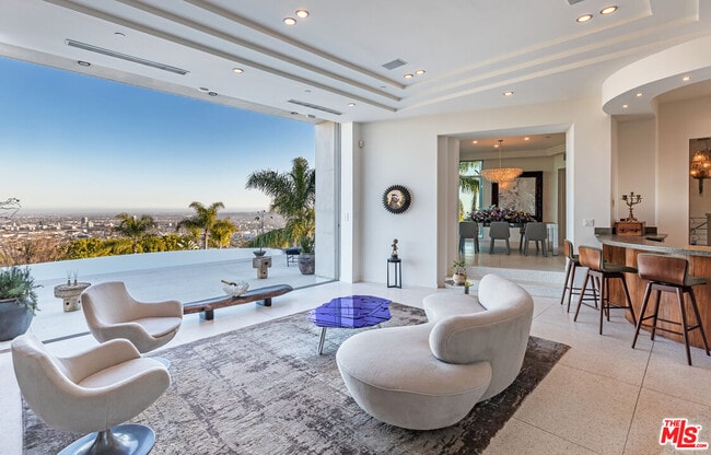 Foto del edificio - 1456 Blue Jay Way