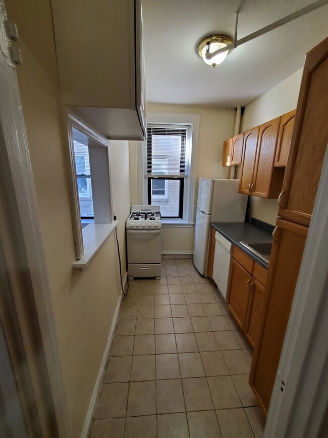 Building Photo - 84 New Whitney St