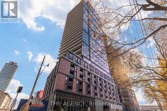 Building Photo - 33 Parliament St