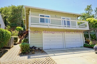 Building Photo - 2057 5th Ave
