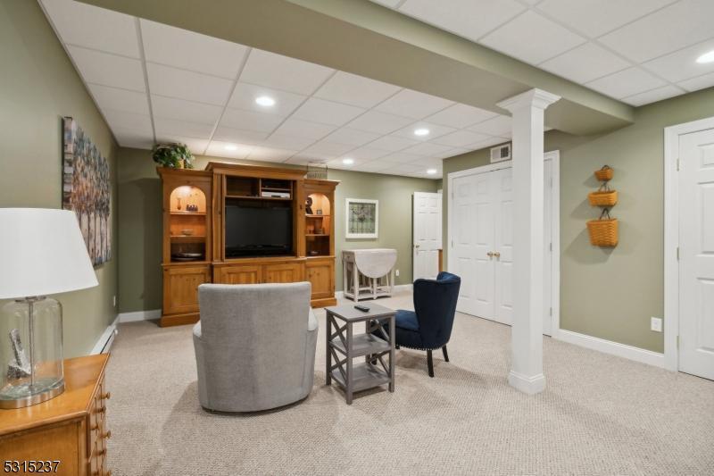 Foto principal - 35 Surrey Ln