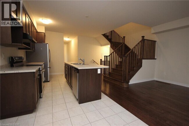 Building Photo - 7 Owl Ln.