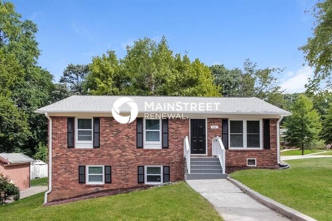 Foto del edificio - 3 Bedroom Pet-Friendly Home in CHARLOTTE, ...