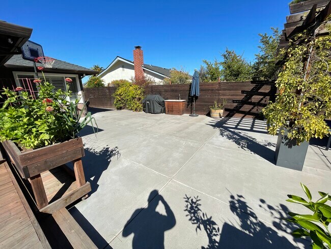 Building Photo - 89 Conejo Dr