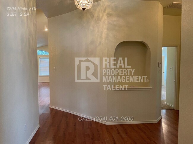 Building Photo - 7204 Rickey Dr