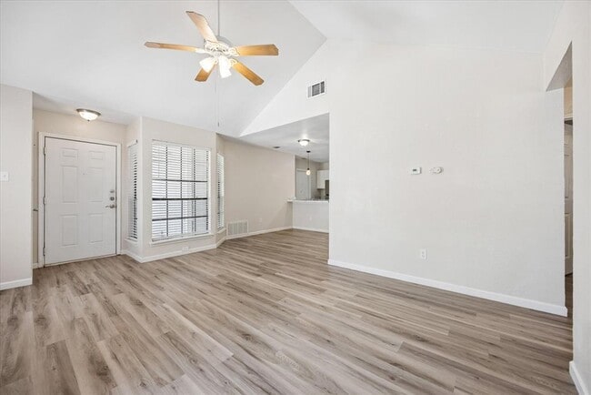 Building Photo - 14473 Robert I Walker Blvd