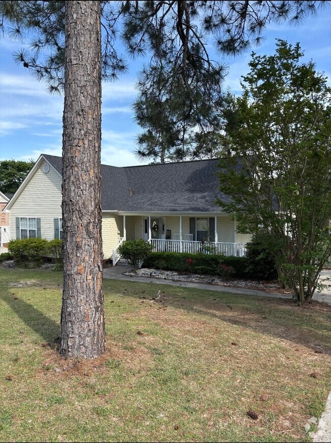 Building Photo - 105 Mustang Dr