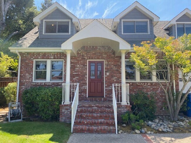 Building Photo - Great home near the downtown Los Gatos area!