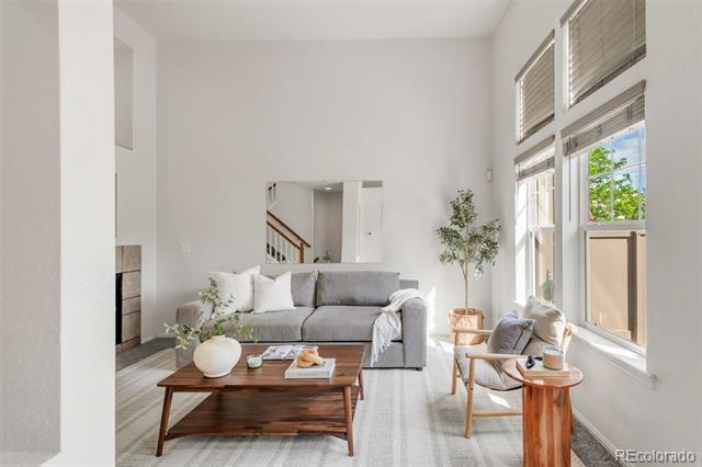 Foto del edificio - 9369 Longs Peak Dr