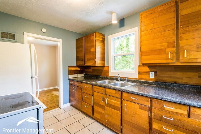 Foto del edificio - 626 Bertrand St