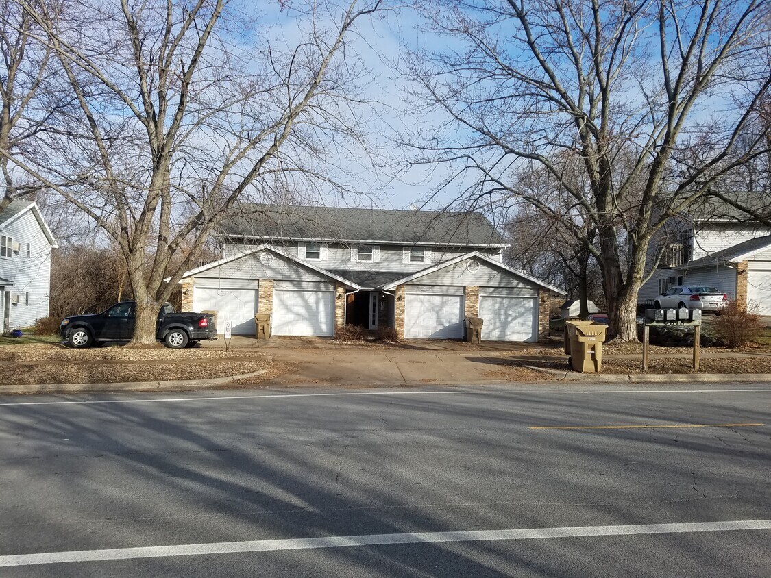 Primary Photo - 4654 Hayes Rd