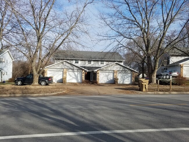 Building Photo - 4654 Hayes Rd