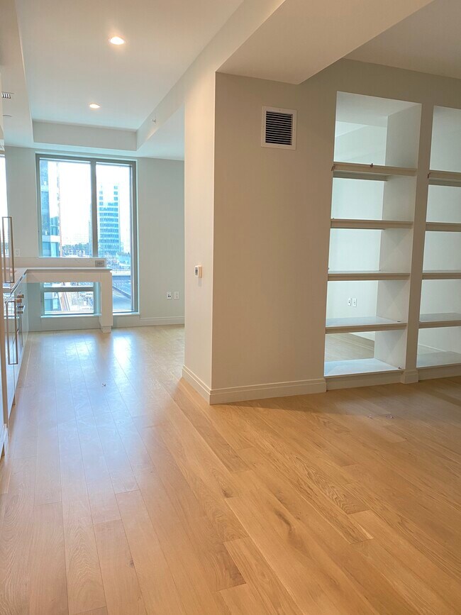 Building Photo - 135 Seaport Blvd