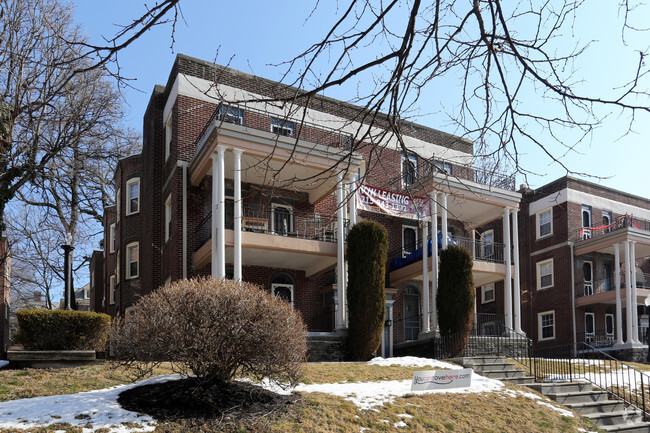 Building Photo - Wayne Walnut Apartments