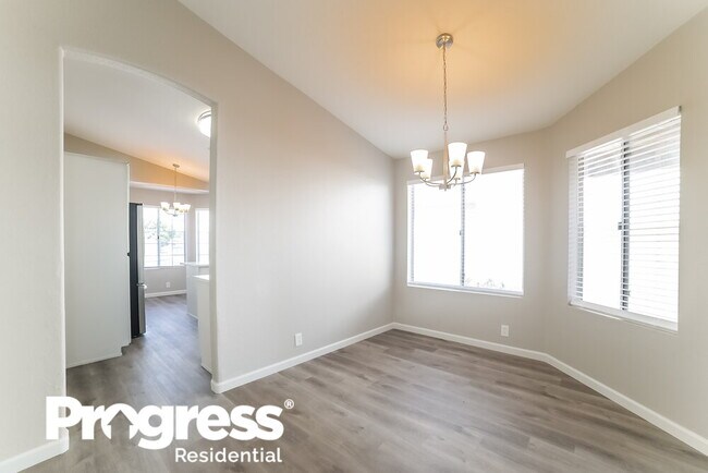 Foto del edificio - 5915 W Desert Cove Ave