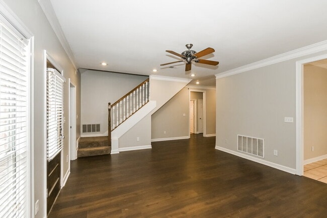 Foto del edificio - 2644 Graystone Dr