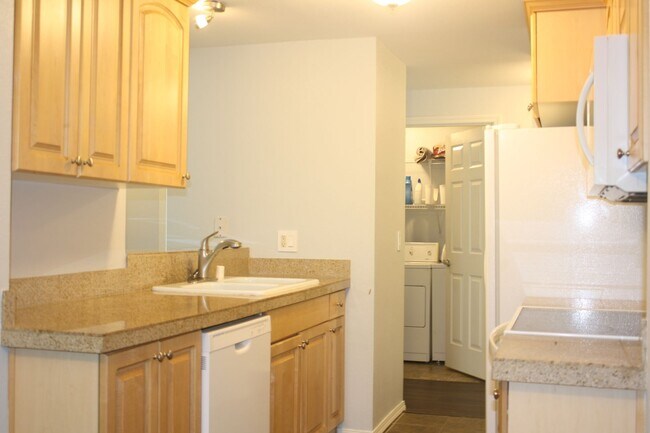 Foto del edificio - Top Floor 3 bdrm Mill Creek Country Club C...