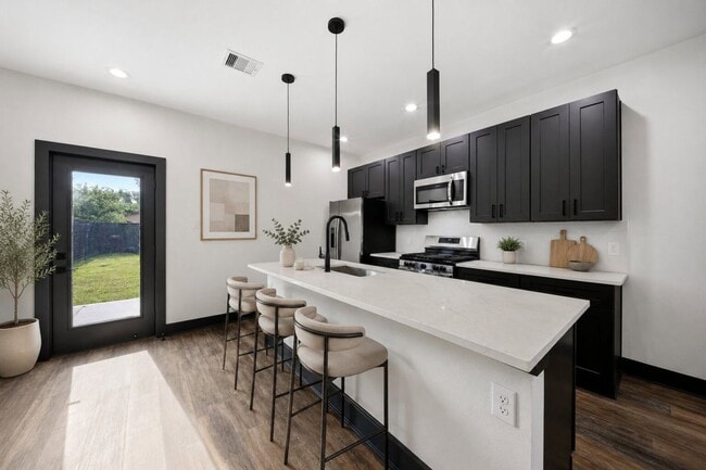 Building Photo - 7818 Hanfro Ln