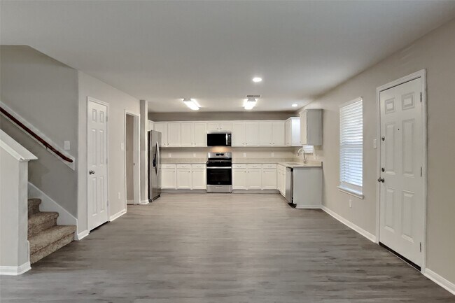 Building Photo - 6110 Wilcox Point Dr