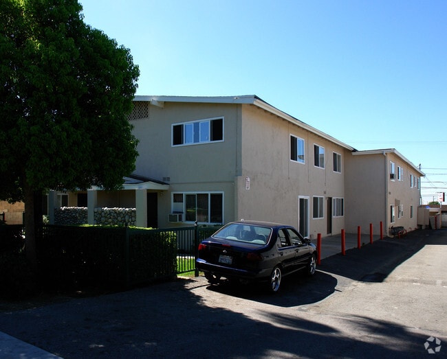 Building Photo - 1425 W Stoneridge Ct