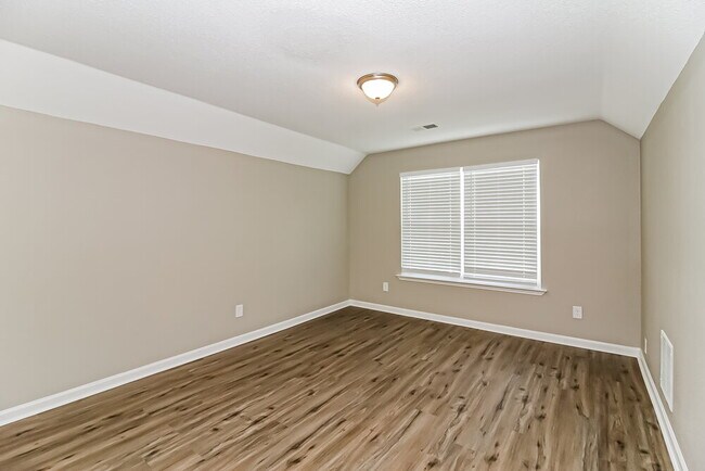 Building Photo - 9864 White Poplar Dr
