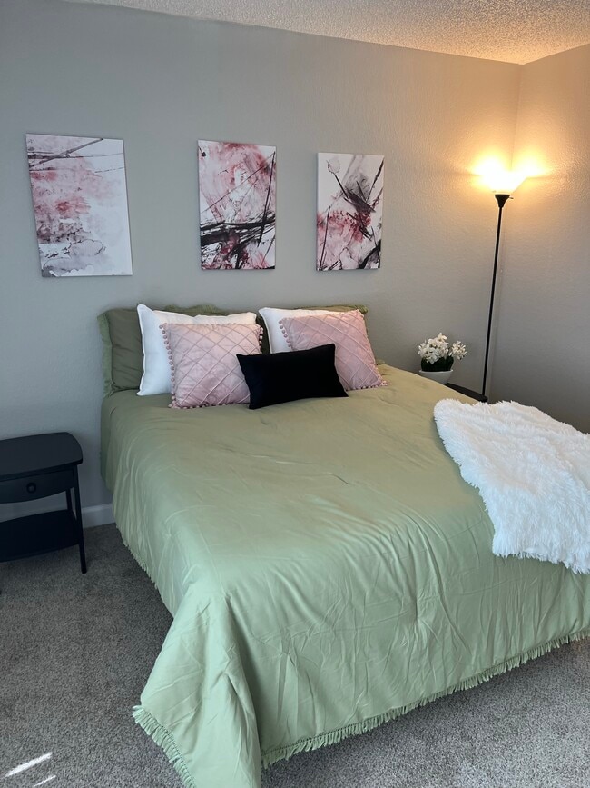 Large bedrooms - Arbor Pointe Apartments