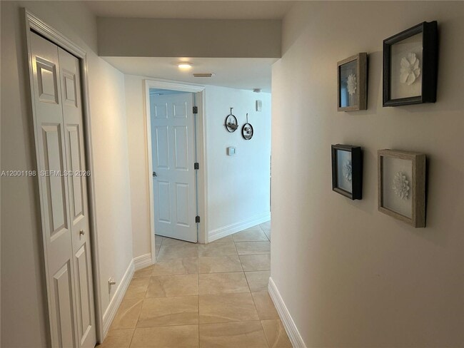Building Photo - 3000 N Ocean Dr