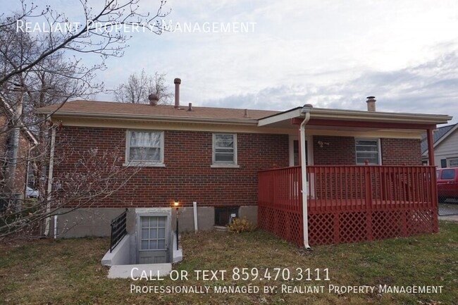 Building Photo - 2135 Tamarack Dr