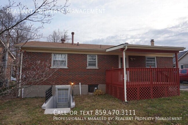 Foto del edificio - 2135 Tamarack Dr