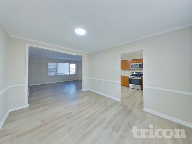 Building Photo - 906 Township Line Rd