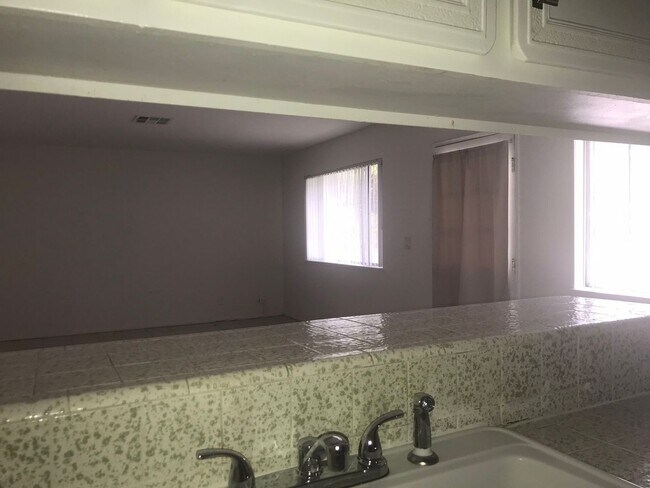 Foto del edificio - Cozy 2 Bedroom 1 Bath Unit