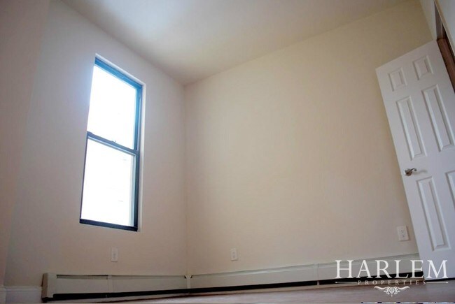 Foto del edificio - 11 E 127th St