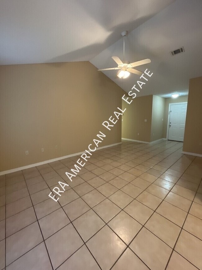 Building Photo - 2455 Starmount Dr