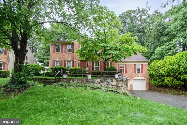 Building Photo - 8217 Lochinver Ln