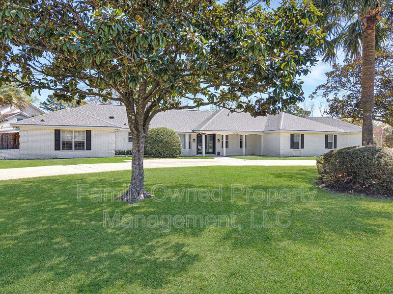 Photo - 23 Shadowmoss Parkway