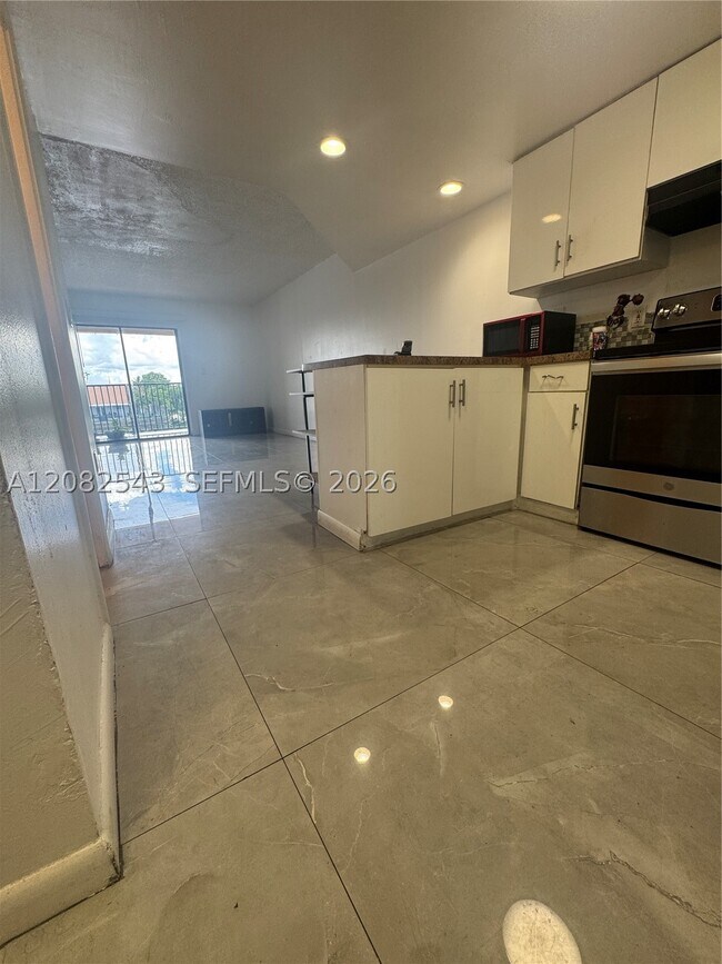 Building Photo - 5530 W 26th Ct