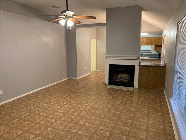 Building Photo - 11710 Hickory Garden Dr