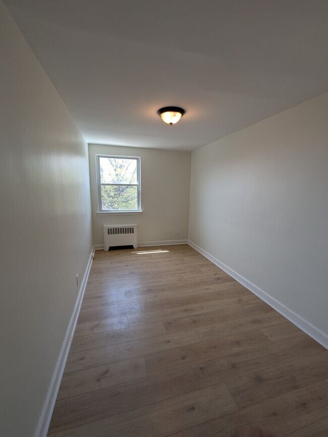 Foto del edificio - 902 Magee Ave