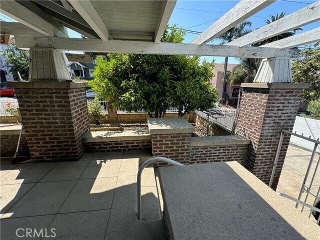 Building Photo - 1021 Sanborn Ave
